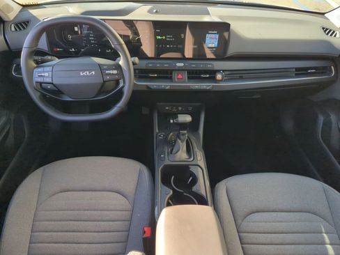 Used 2025 Kia K4 EX image 17