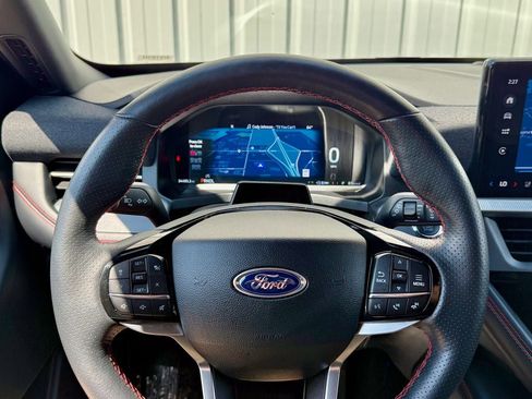 Certified 2025 Ford Explorer ST-Line w/ ST-Line Street Pack AWD/4WD image 26