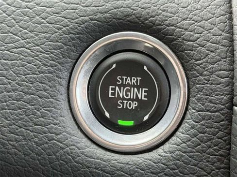 Used 2023 GMC Yukon XL Denali w/ Denali Reserve Package image 8