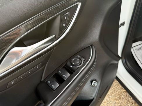 Used 2023 Buick Envision Essence image 14