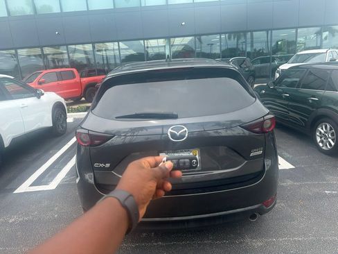 Used 2019 MAZDA CX-5 Touring FWD image 4