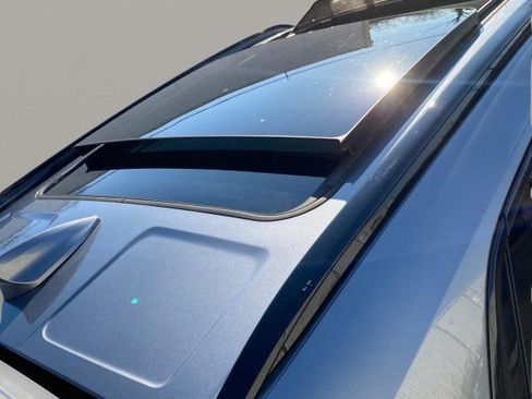 Used 2022 Buick Envision Essence w/ Sport Touring Package image 14