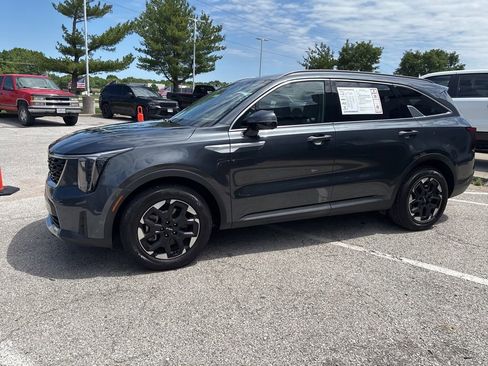 Used 2024 Kia Sorento S FWD image 15