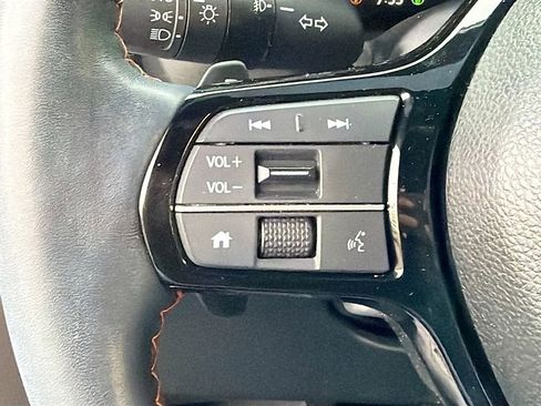 Used 2025 Honda Pilot TrailSport image 16