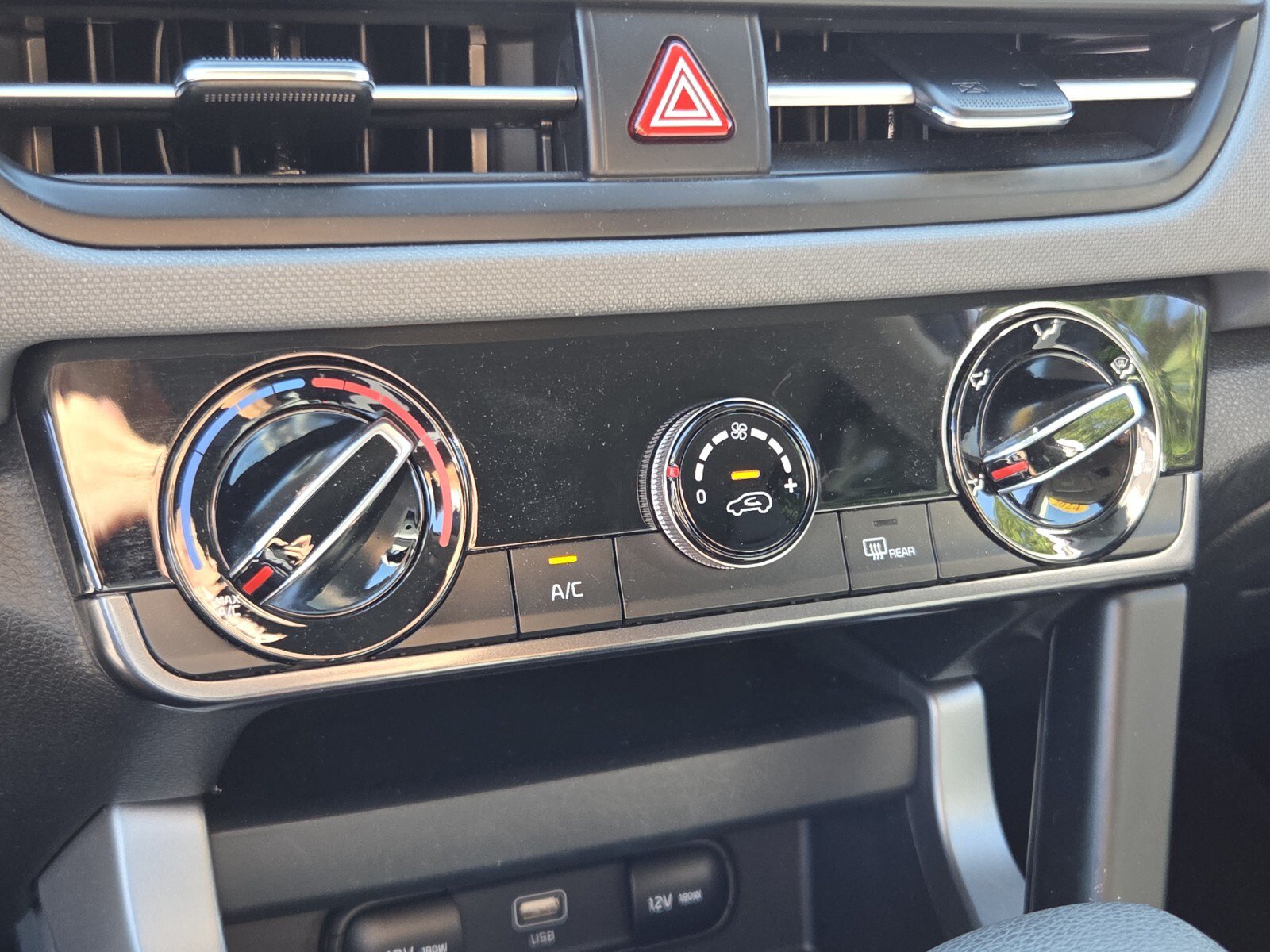 Used 2024 Kia Seltos LX AWD/4WD image 27