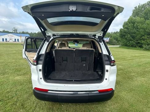 Used 2022 Jeep Grand Cherokee L Limited AWD/4WD image 41