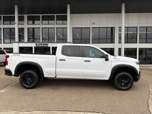 Used 2021 Chevrolet Silverado 1500 LT Trail Boss w/ Bed Protection Package AWD/4WD image 4