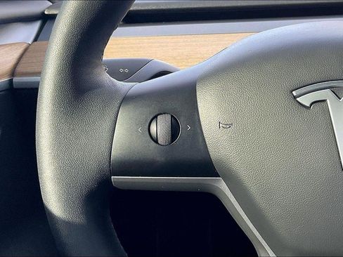 Used 2021 Tesla Model 3 Performance image 19