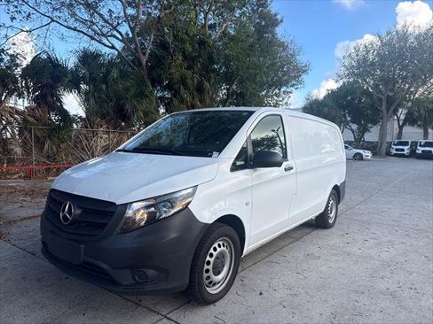Used 2020 Mercedes-Benz Metris image 2
