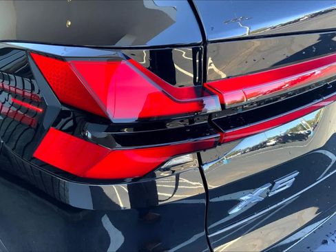 Certified 2025 BMW X5 sDrive40i w/ Premium Package RWD image 26