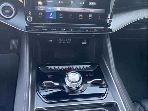 New 2026 Jeep Grand Wagoneer Summit w/ Premium Group III AWD/4WD image 19