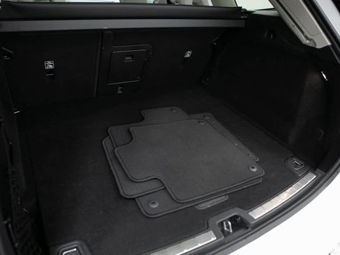 Used 2024 Volvo XC60 B5 Ultimate image 29