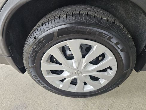 Used 2020 Nissan Rogue S image 11