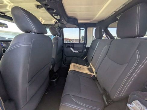 Used 2017 Jeep Wrangler Unlimited Sahara AWD/4WD image 14