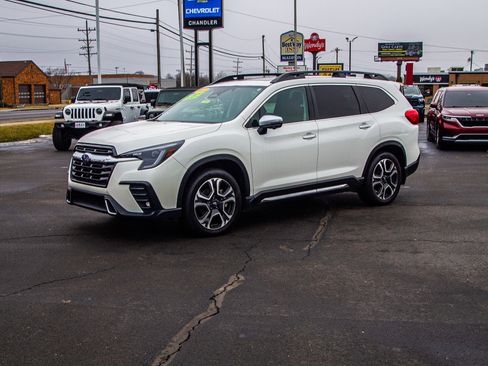 Used 2023 Subaru Ascent Touring image 3