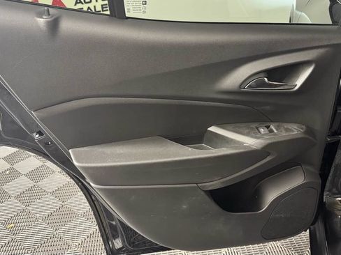 Used 2025 Chevrolet Trax ACTIV w/ Sunroof Package FWD image 26