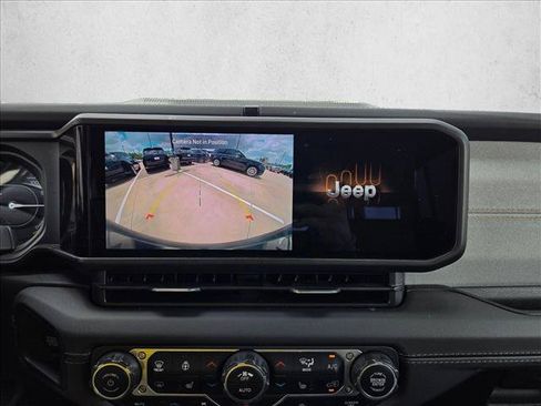 Used 2024 Jeep Wrangler Unlimited Sahara AWD/4WD image 14