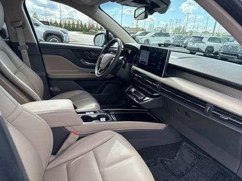 Used 2024 Lincoln Corsair AWD image 26