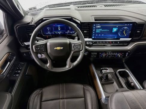 Used 2024 Chevrolet Silverado 1500 High Country w/ High Country Premium Package AWD/4WD image 31