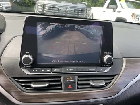 Used 2024 Nissan Altima 2.5 SV FWD image 26