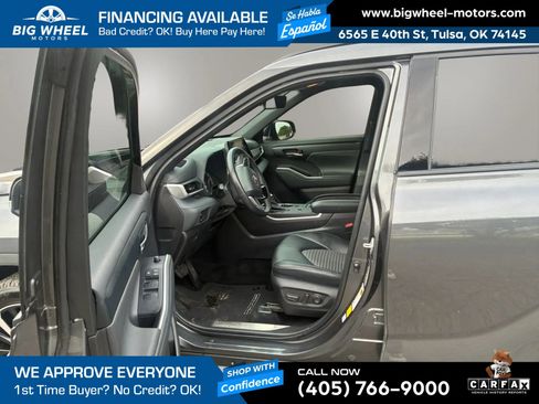 Used 2022 Toyota Highlander XSE FWD image 21