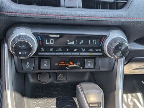 Used 2024 Toyota RAV4 SE w/ Weather & Moonroof Package AWD/4WD image 29