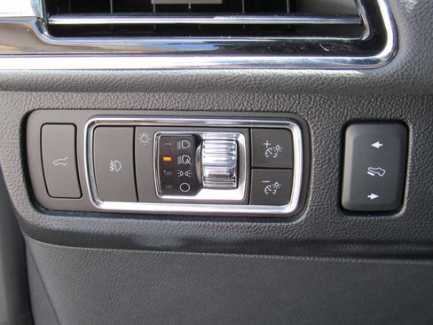 Used 2023 Lincoln Navigator Reserve image 21