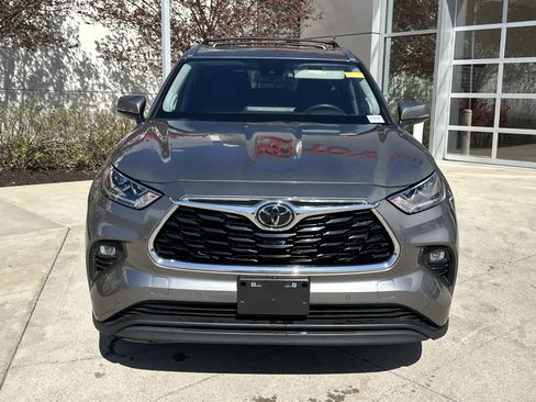 Used 2025 Toyota Highlander Limited AWD/4WD image 5