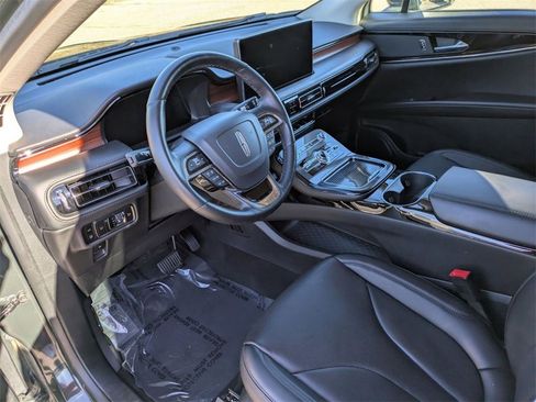 Certified 2023 Lincoln Nautilus Reserve image 11