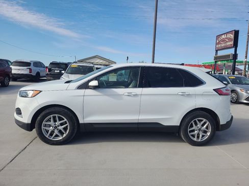 Used 2024 Ford Edge SEL image 9