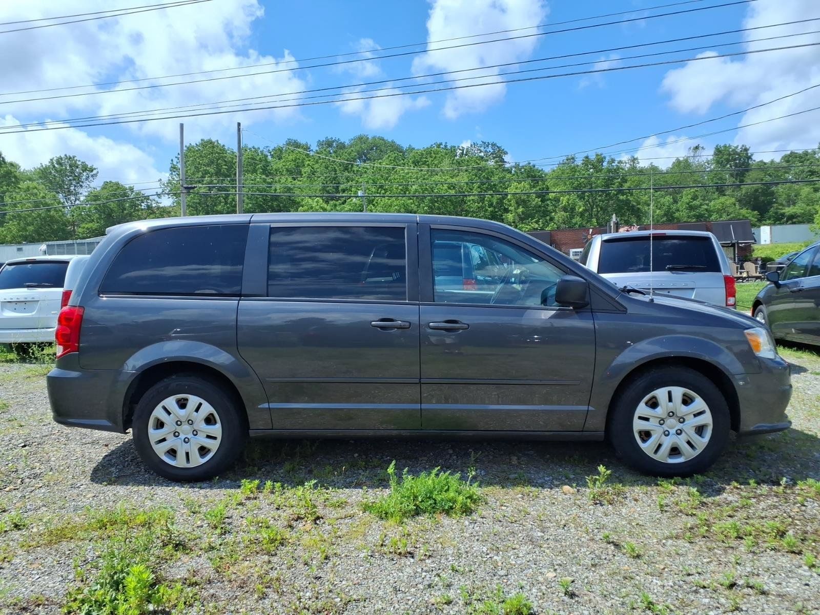 Used 2017 Dodge Grand Caravan SE w/ Power Window Group FWD image 2
