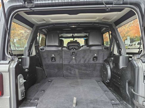 Used 2021 Jeep Wrangler Unlimited Rubicon image 18