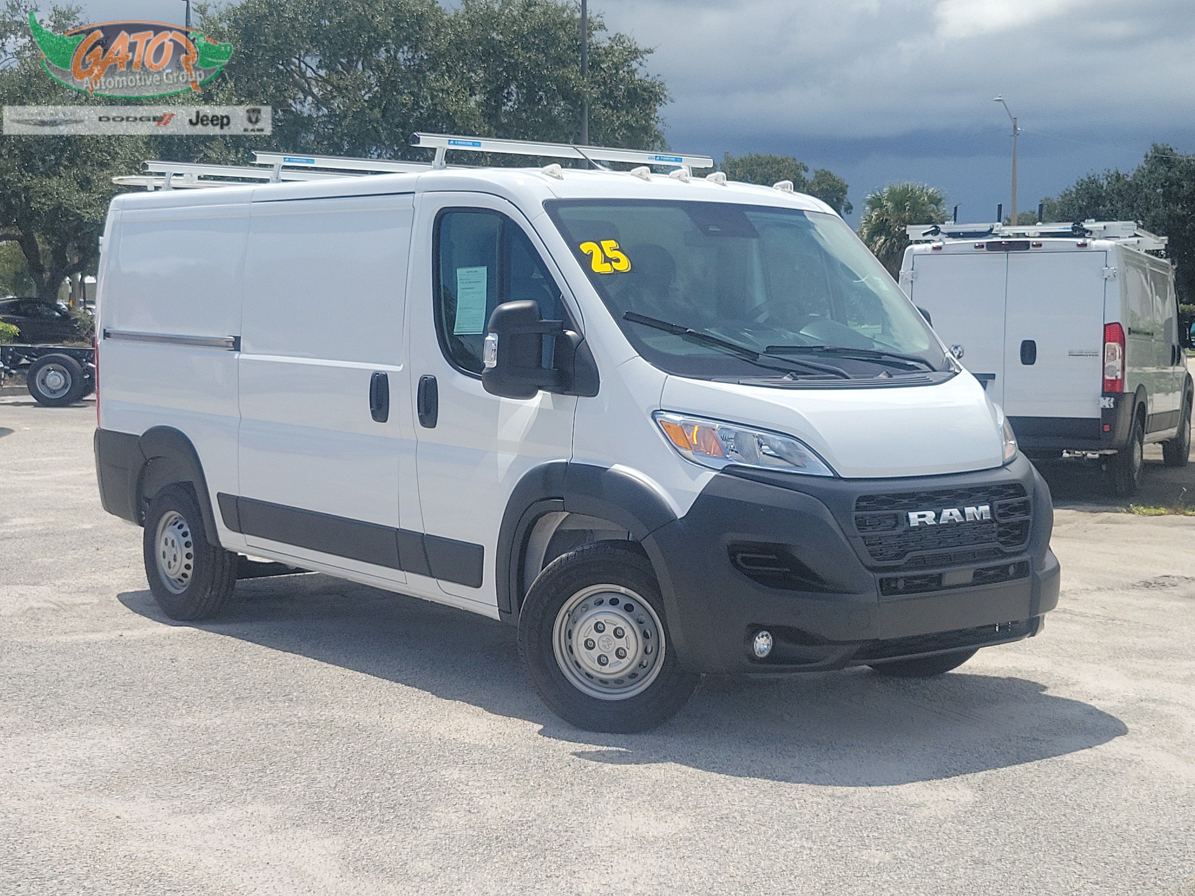 Used 2025 RAM ProMaster 2500 w/ Safety Group FWD image 1