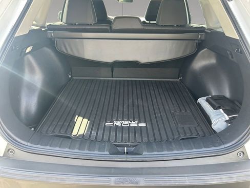 Used 2023 Toyota Corolla Cross LE image 19