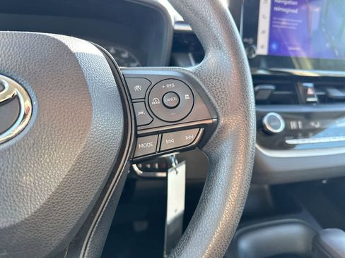 Used 2023 Toyota Corolla LE image 29