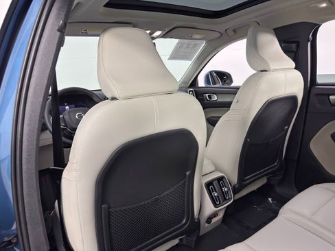 Used 2023 Volvo XC40 B5 Ultimate image 37