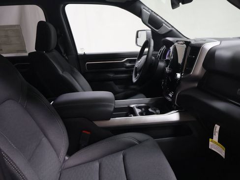 New 2026 RAM 1500 4x4 Crew Cab image 14