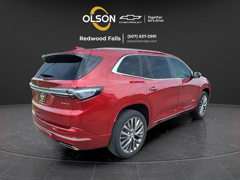 Used 2025 Buick Enclave Avenir image 5