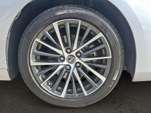 Used 2023 Lexus ES 350 w/ Premium Package image 9