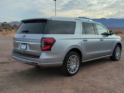 Used 2023 Ford Expedition Max Platinum image 3