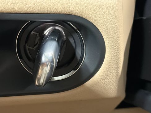 Certified 2026 Porsche Macan AWD/4WD image 35