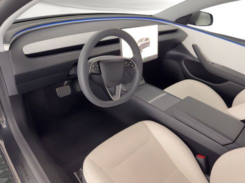 Used 2025 Tesla Model 3 Long Range RWD image 4