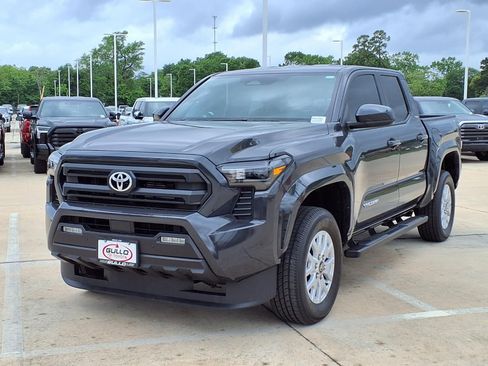 Certified 2025 Toyota Tacoma SR5 w/ SR5 Upgrade Package image 3