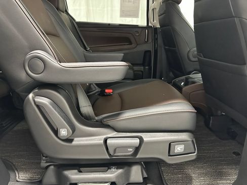 Used 2025 Honda Odyssey Elite image 52