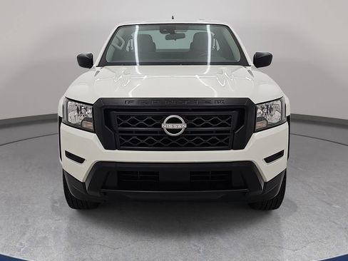 Used 2024 Nissan Frontier S RWD image 2