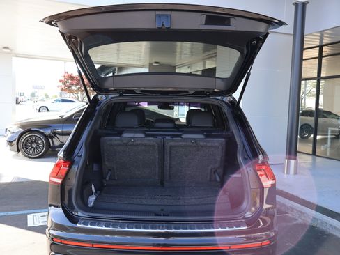 Used 2023 Volkswagen Tiguan SE R-Line image 22