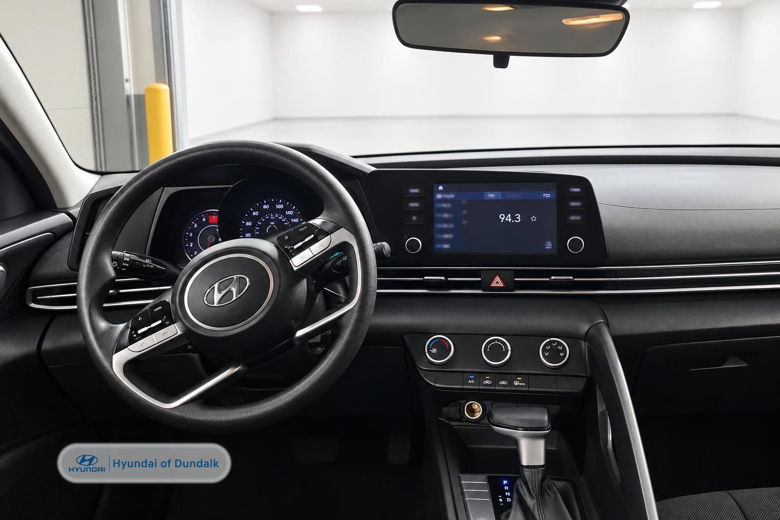 Used 2022 Hyundai Elantra SE FWD image 11