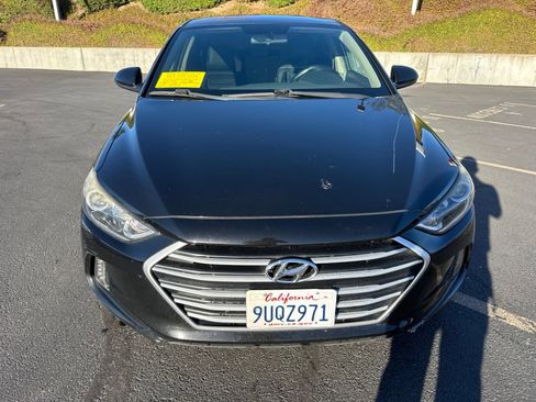Used 2017 Hyundai Elantra SE w/ SE A/T Tech Package 03 FWD image 2
