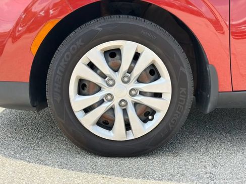 Certified 2021 Kia Soul LX FWD image 2
