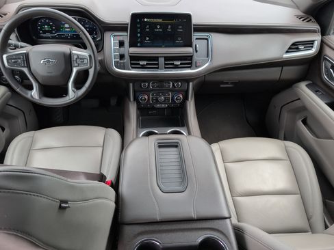 Used 2024 Chevrolet Tahoe Z71 w/ Luxury Package AWD/4WD image 31